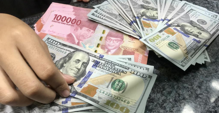Rupiah Diperkirakan Melemah, Sentimen Global dan Suku Bunga AS Jadi Faktor Utama