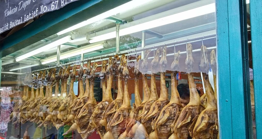 Bebek Gantung Asal Tuban, Inovasi Kuliner yang Curi Perhatian Pecinta Masakan Nusantara