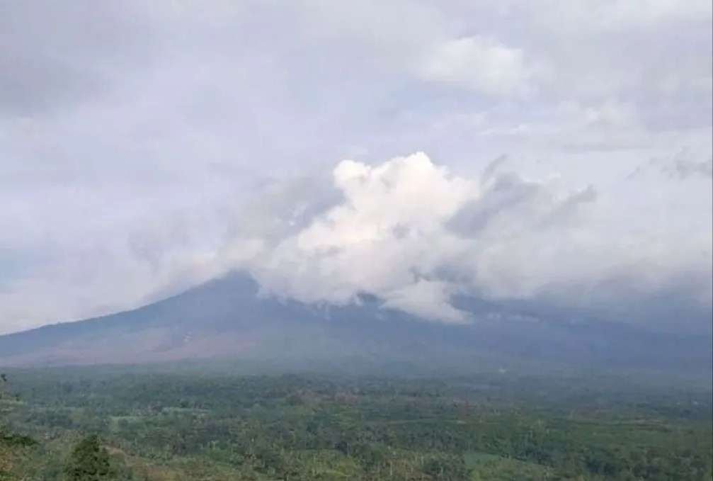Waspada! Aktivitas Vulkanik Gunung Semeru Masih Tinggi, Masyarakat Diminta Menjauhi Zona Bahaya