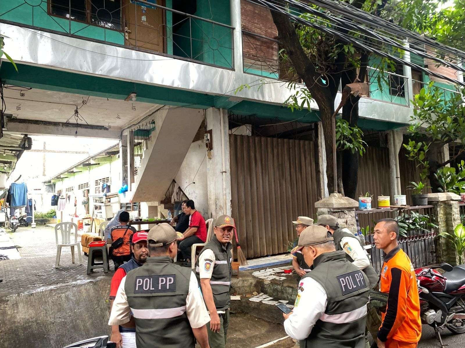 Banjir di Kawasan Halim Surut, Warga Mulai Kembali ke Rumah