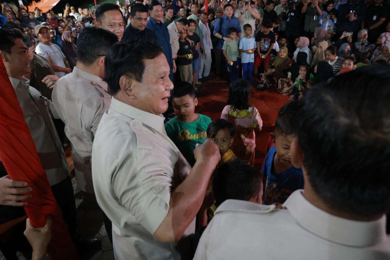 Penuh Kehangatan, Pengungsi Senang Rayakan Malam Tahun Baru Bersama Presiden