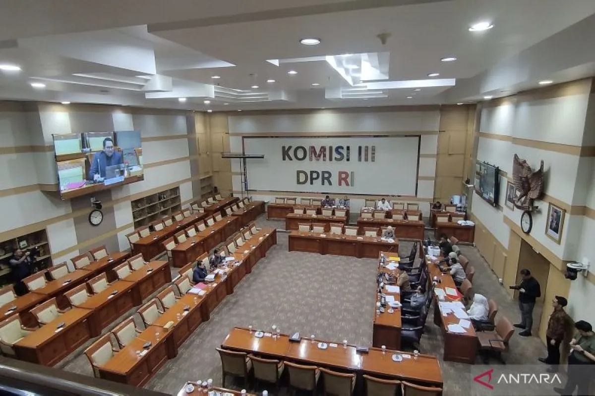 DPR Gelar Rapat Tertutup dengan 2 Pakar, Bahas Roadmap Reformasi Polri Terbaru
