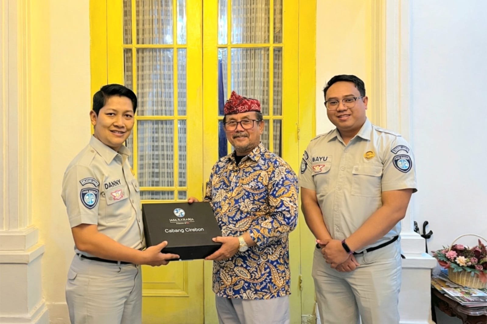 Perkuat Sinergi dan Kolaborasi, Jasa Raharja Cabang Cirebon Audiensi dengan Bupati Kabupaten Cirebon