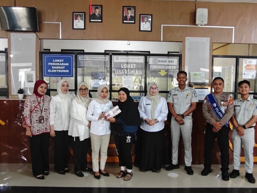 Jasa Raharja Apresiasi Wajib Pajak Taat Melalui Pembagian Doorprize di Samsat Pesawaran