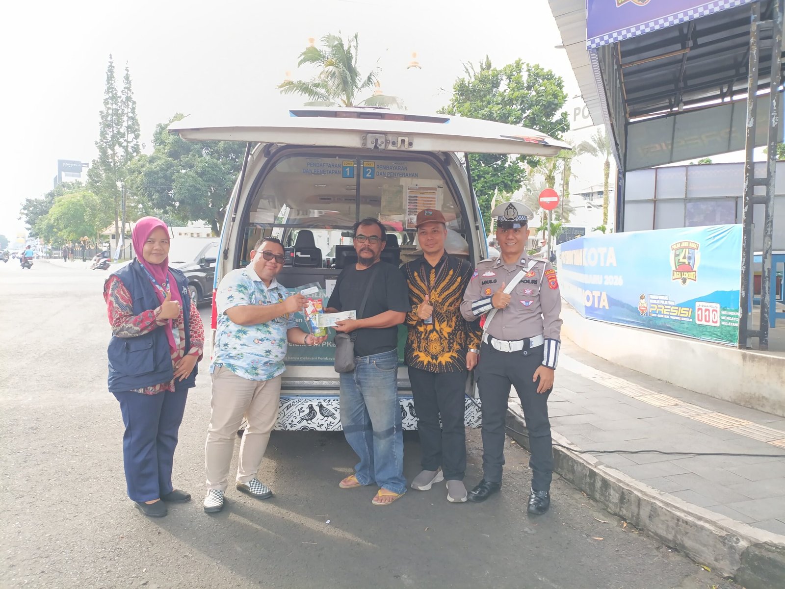 Optimalkan Pelayanan di Bulan Suci, Jasa Raharja Bersama Samsat se-Priangan Timur Gelar Layanan Samsat Keliling Ngabuburit dan Tebar Reward bagi Wajib Pajak