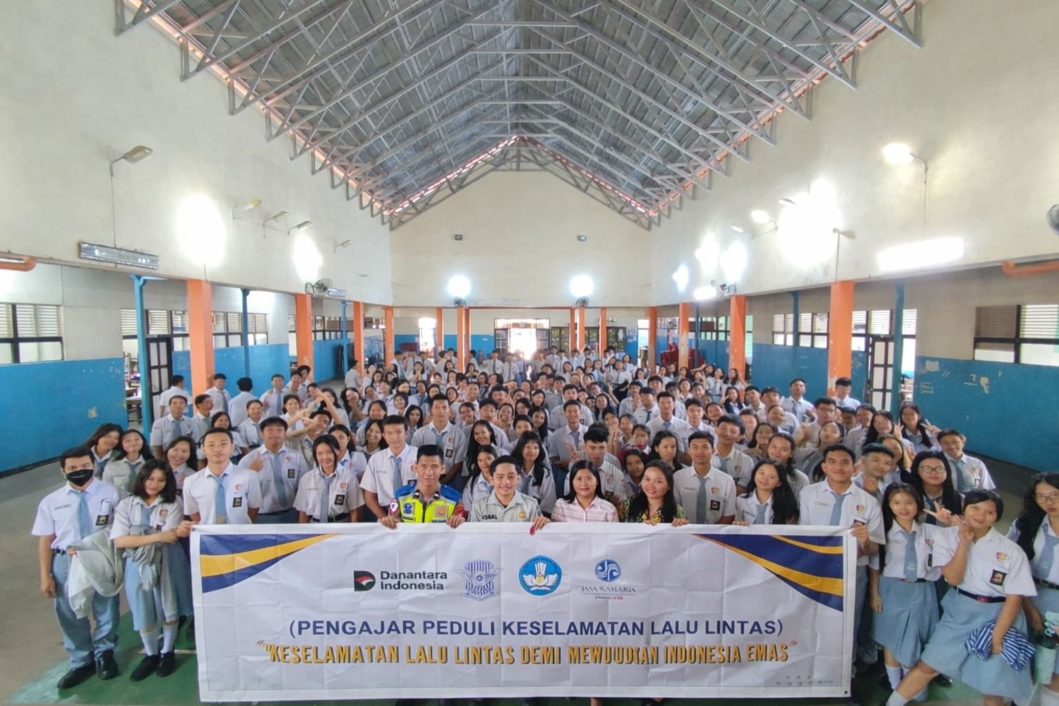 Jasa Raharja Sintang Gelar Program Pengajar Peduli Keselamatan Lalu Lintas di SMA Karya Sekadau