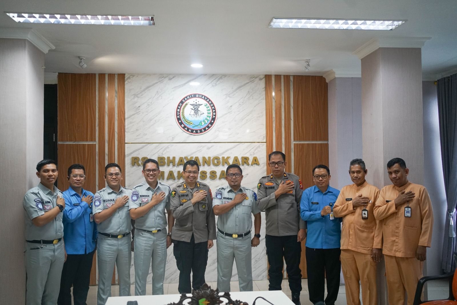 Perkuat Sinergi Pelayanan, Jasa Raharja Sulawesi Selatan Gelar Evaluasi Kemitraan dengan RS Bhayangkara Makassar