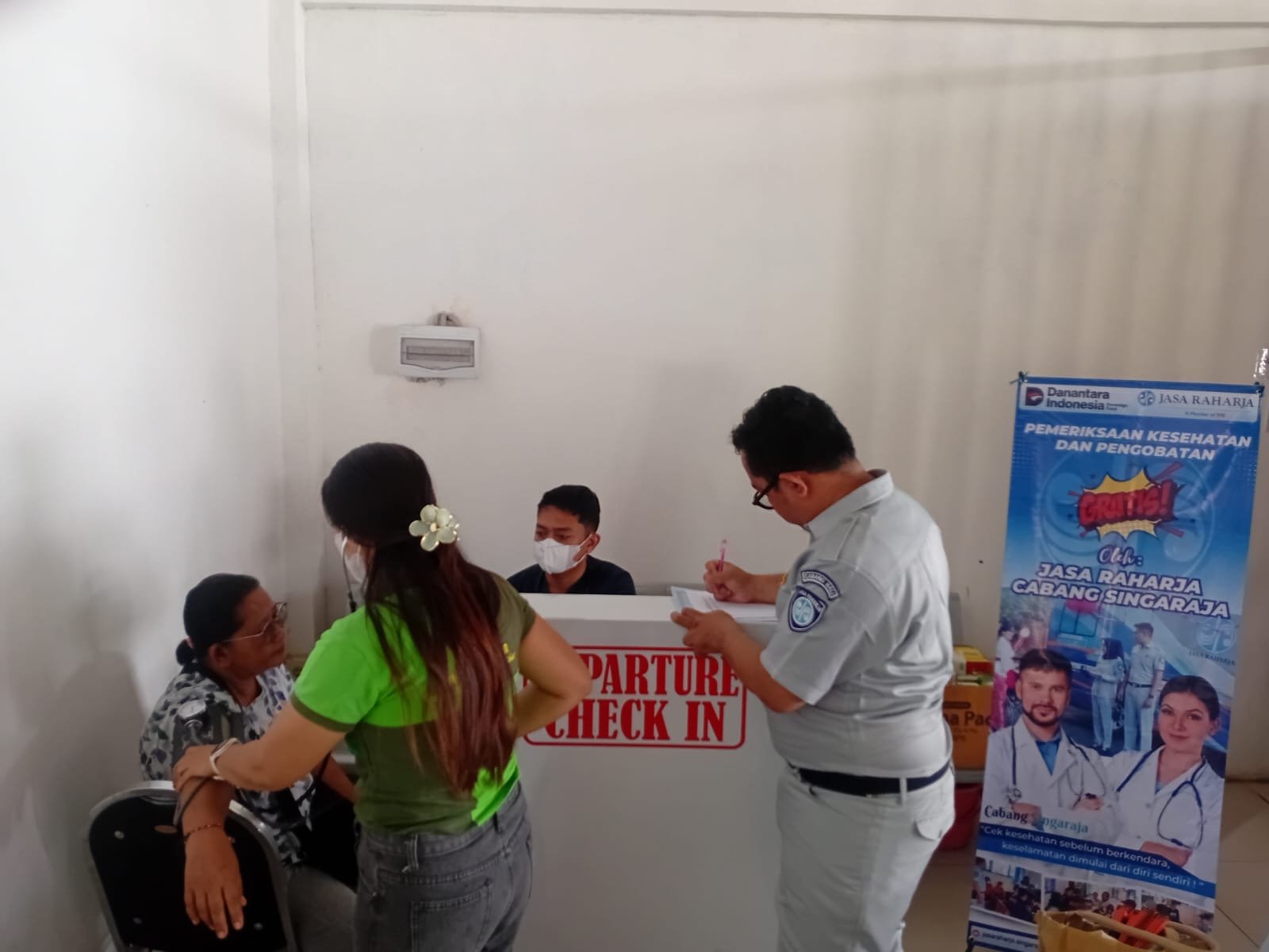 Jasa Raharja Cabang Singaraja Gandeng RSU Kertha Usada Laksanakan MUKL di Pelabuhan Padangbai dalam Arus Balik Lebaran