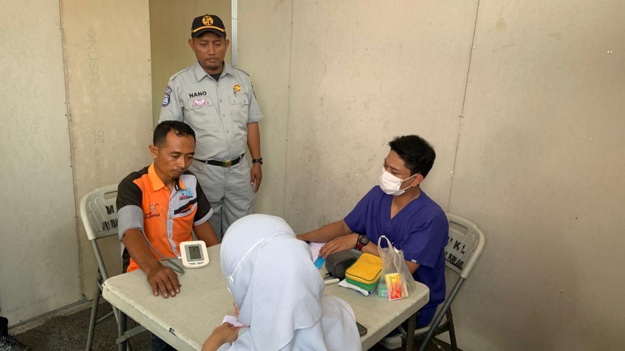 Pastikan Mudik Aman, Jasa Raharja Bersama Instansi Terkait Gelar Rampcheck dan Pemeriksaan Kesehatan Gratis di Check Point Ruas Tol Cipali Km 81 Purwakarta