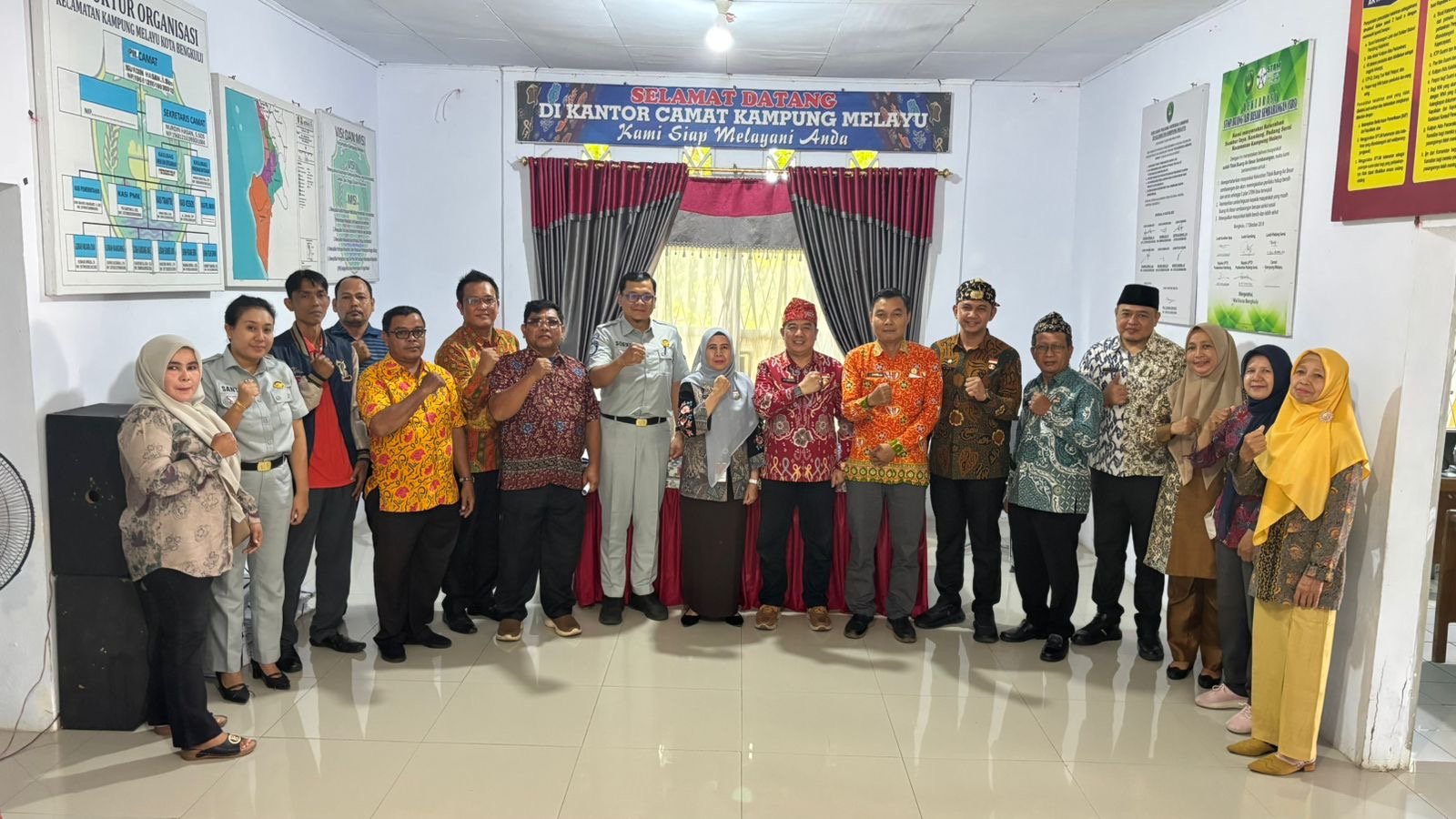 Jasa Raharja Bengkulu Bersama Bapenda Serahkan SPTPD kepada Camat Kampung Melayu untuk Tingkatkan Kepatuhan Pajak Kendaraan