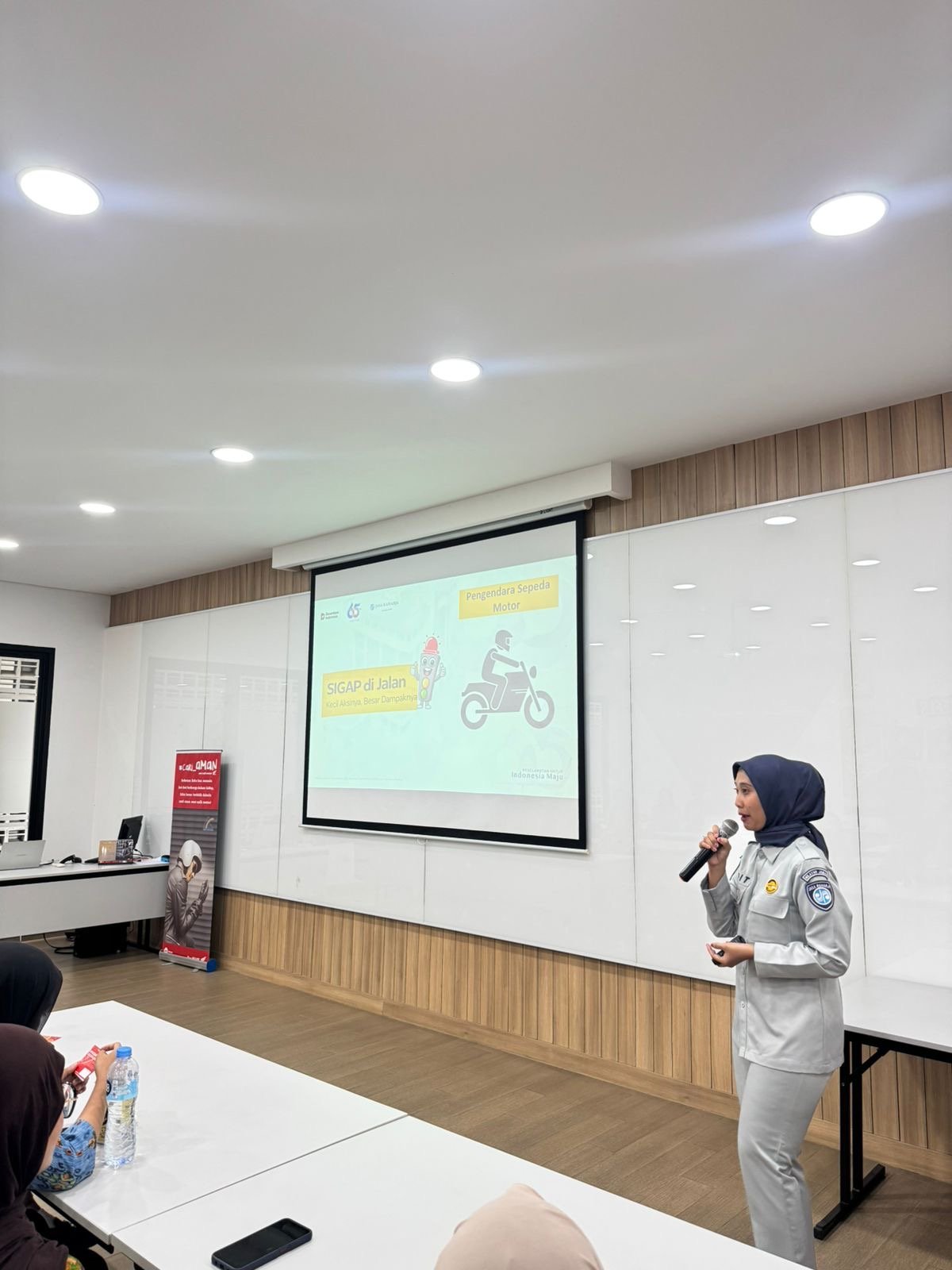 Memperingati Hari Kartini, Jasa Raharja Jawa Barat Berkolaborasi dengan Honda Gelar Seminar Safety Riding Bersama Mahasiswi IKOPIN