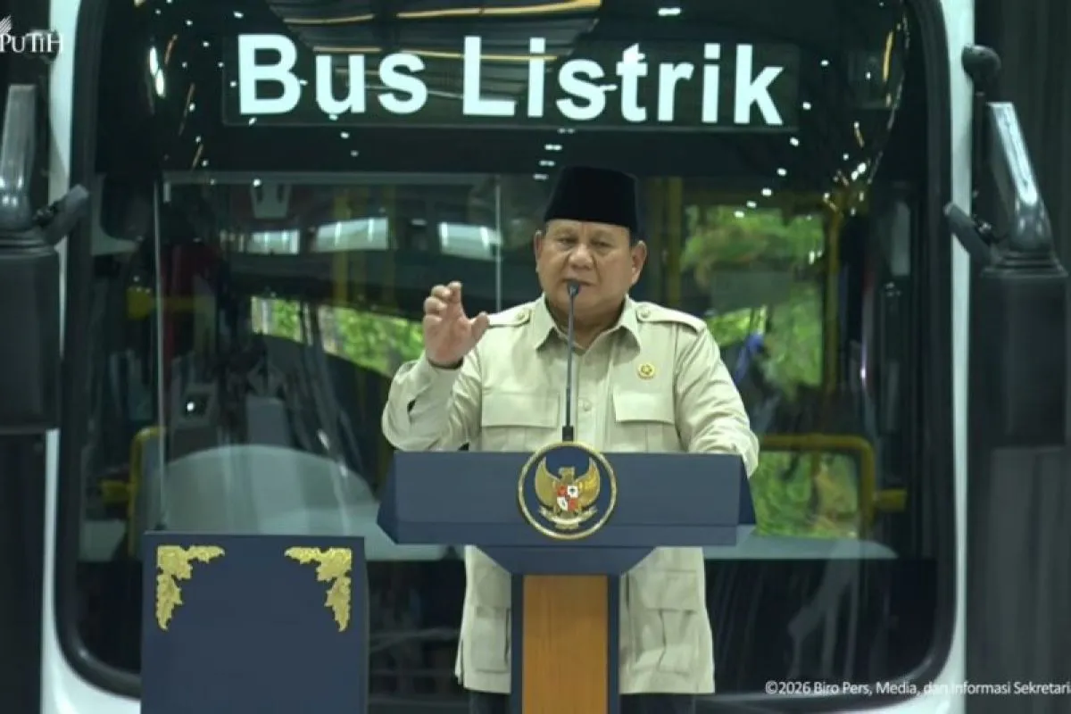 Prabowo Targetkan Indonesia Produksi Massal Sedan Listrik pada 2028 Mendatang