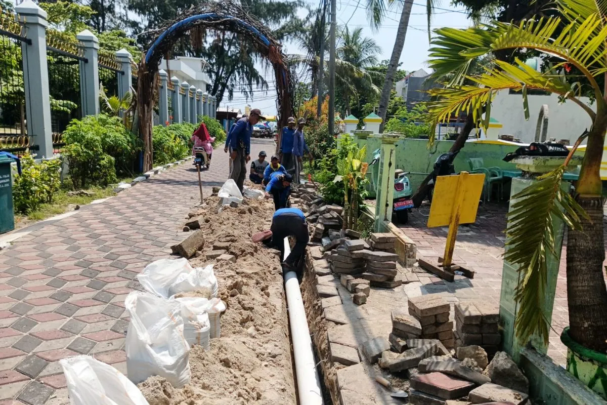 Atasi Banjir, Pemkab Bangun Saluran Drainase Modern di Pulau Panggang
