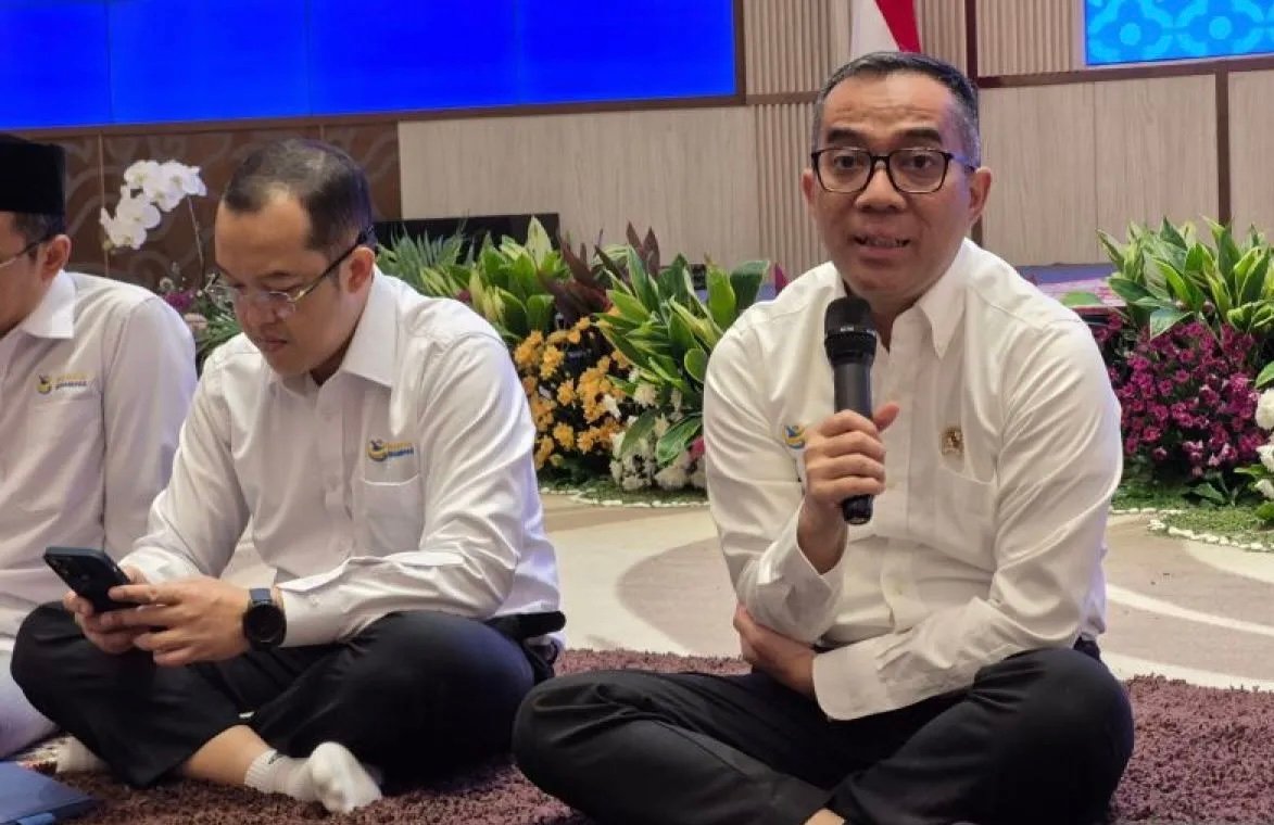 Mendiktisaintek Minta Kampus Beri Jatah WFH Satu Hari Sepekan untuk Dosen Mendiktisaintek Minta Kampus Beri Jatah WFH Satu Hari Sepekan untuk Dosen