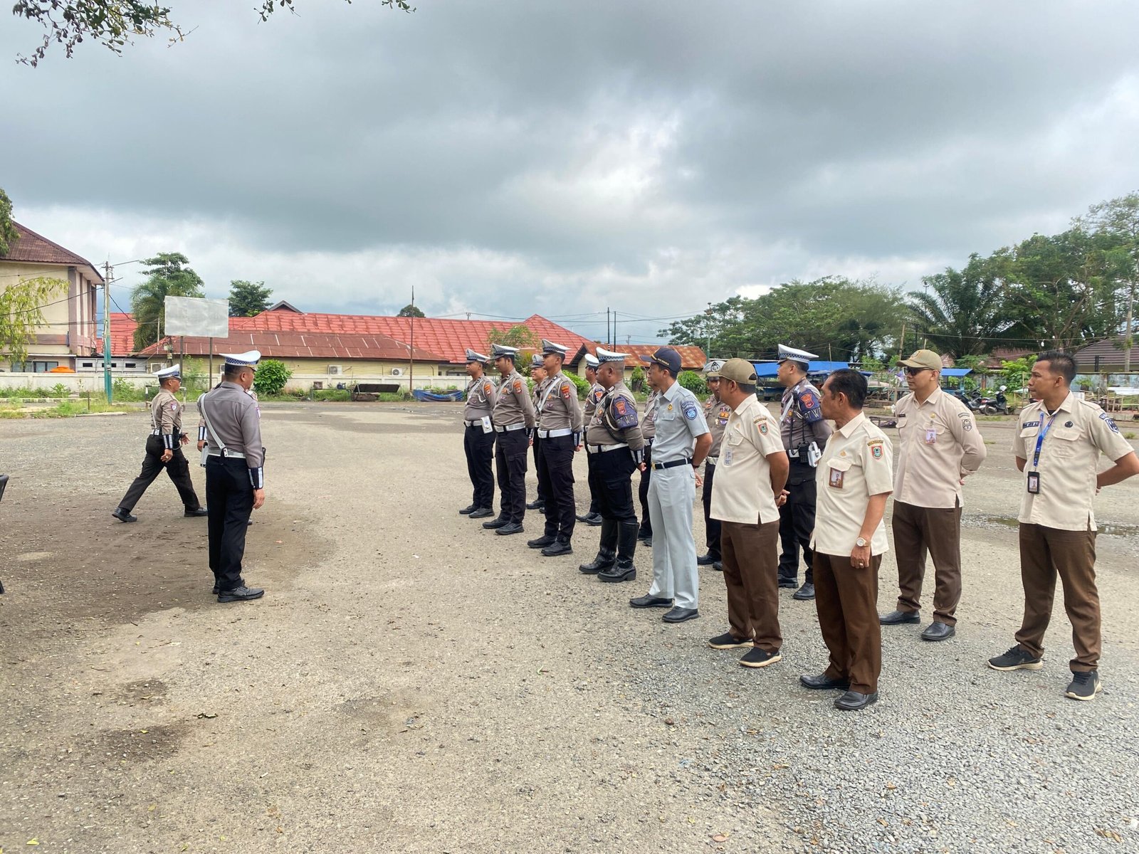 Tim Pembina Samsat Pelaihari Edukasi Kepatuhan Pengendara di Terminal Tanah Habang