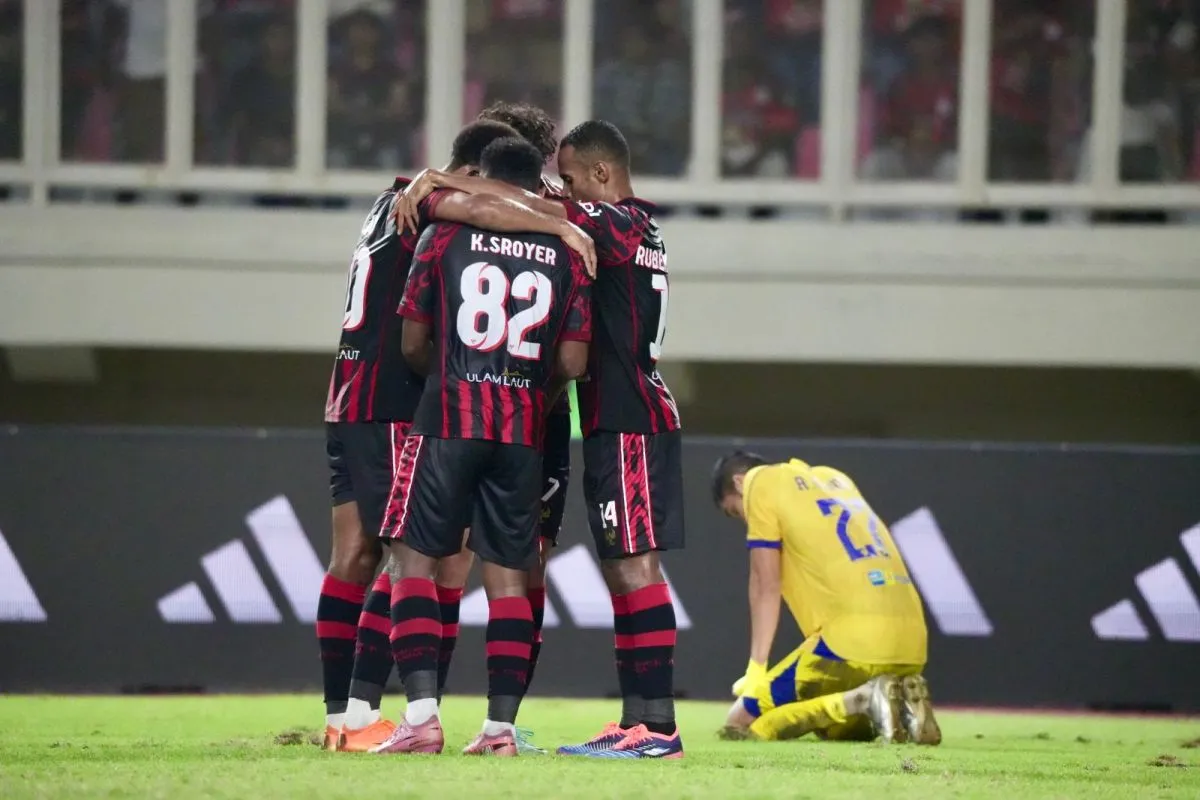 Persipura Lolos ke Playoff Usai Tekuk Persiku Kudus 2-0 di Mandala
