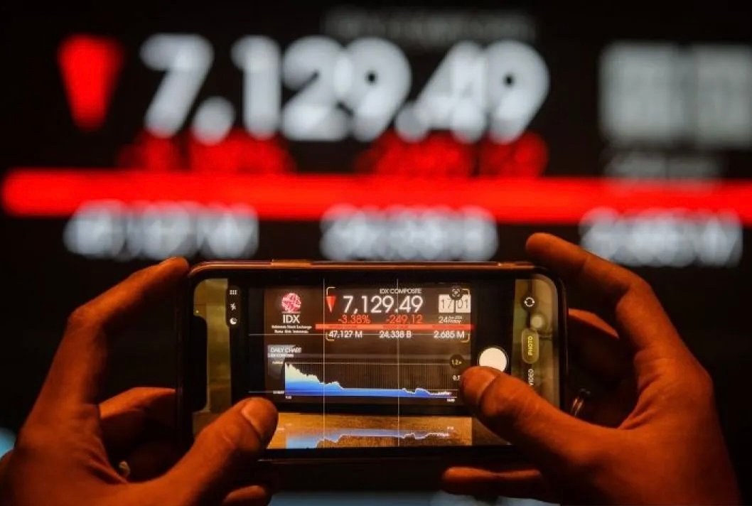 IHSG Dibuka Melemah, Saham Tambang Tertekan Sentimen Royalti