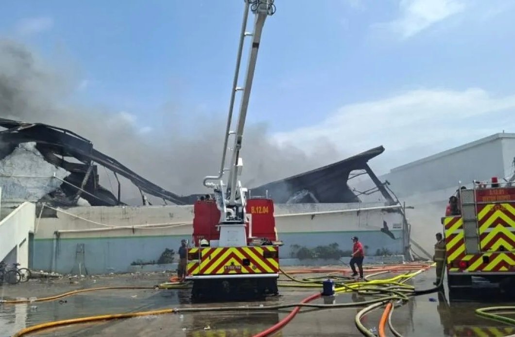 Gudang Plastik di Cengkareng Terbakar, Asap Hitam Masih Membumbung