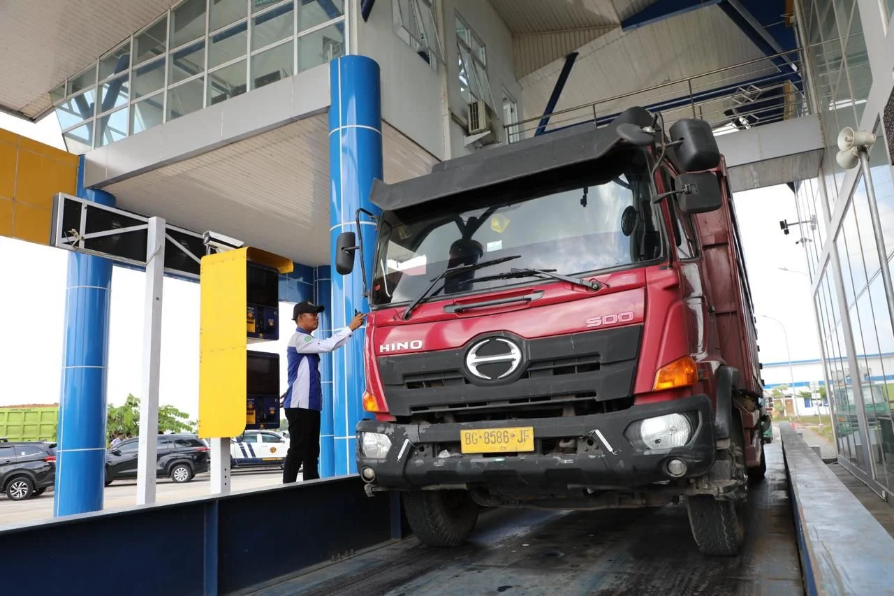 Kemenhub Catat Kepatuhan Angkutan Barang Meningkat hingga 75 Persen