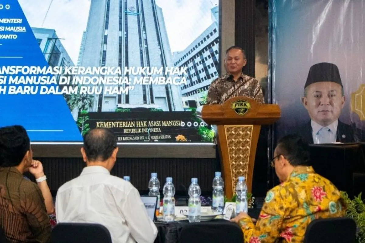 Wamen HAM Gelar Uji Publik Revisi UU HAM di Unesa, Tampung Masukan Akademisi