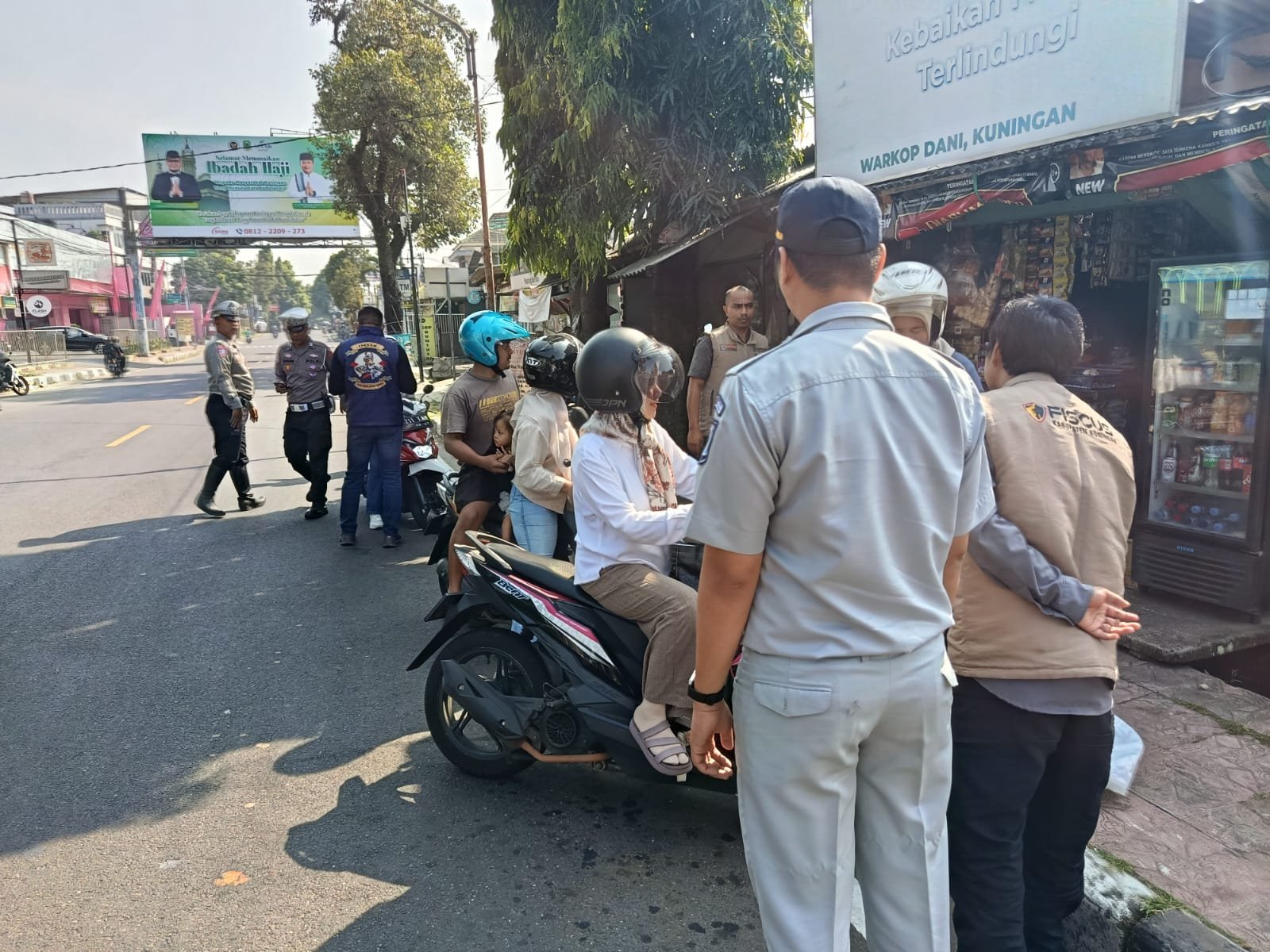 Dorong tertib Administrasi dan Perkuat Kolaborasi, Jasa Raharja Cabang Cirebon Bersama Tim Pembina Samsat Kuningan Melaksanakan Pemeriksaan Pajak Kendaraan Bermotor Di Kab Kuningan
