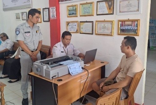 Permudah Akses Layanan Pembayaran PKB dan SWDKLLJ, Jasa Raharja Hadiri Pelaksanaan Samsat Gokatan di Kecamatan Sajingan Besar
