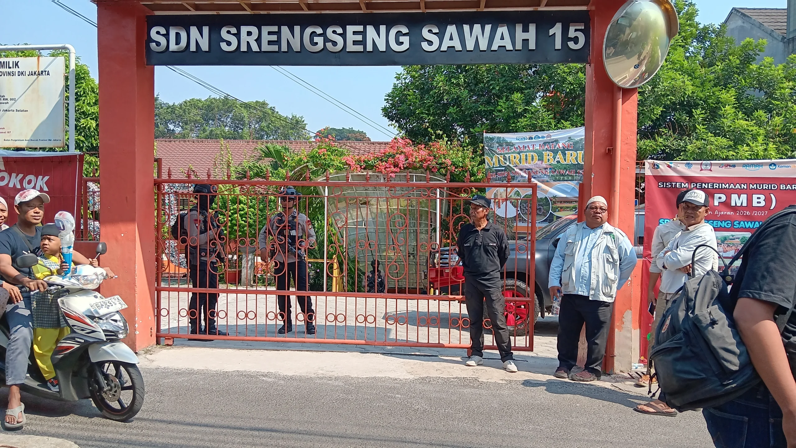 Ada Ancaman Bom, Polisi Perketat Pengamanan SDN di Jakarta Selatan