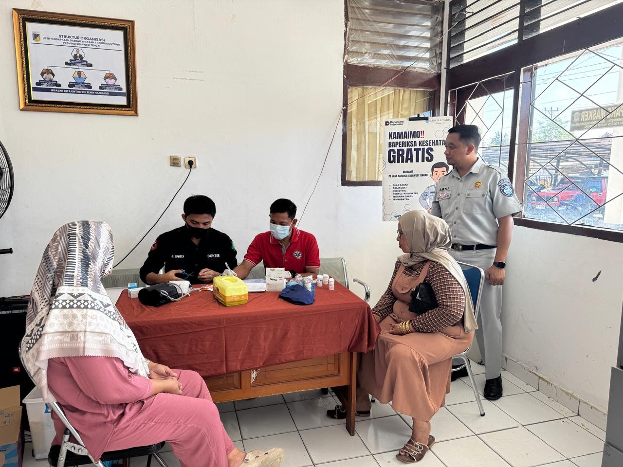 Apresiasi Para Wajib Pajak, Jasa Raharja Sulawesi Tengah Gelar Pelayanan Kesehatan Gratis di Samsat Parigi Moutong