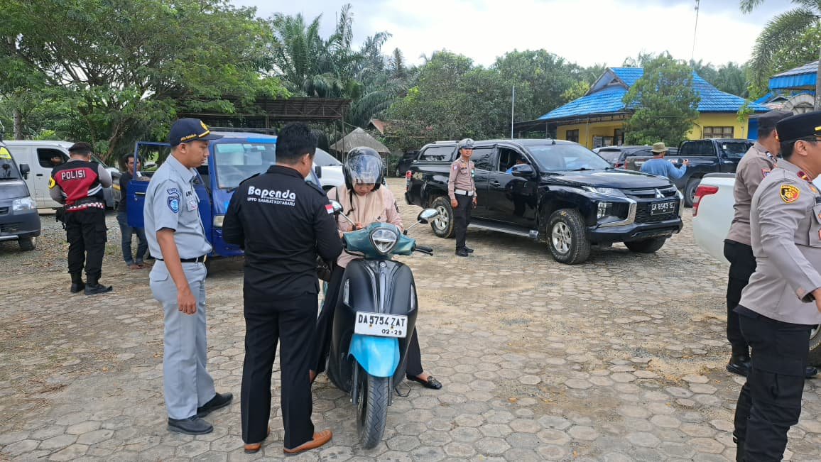 Bangun Kesadaran Pengendara, Tim Pembina Samsat Kotabaru Hadir Lebih Dekat dengan Masyarakat