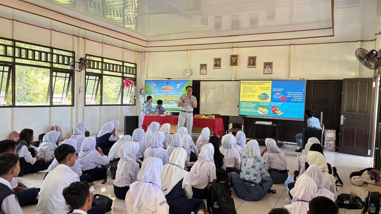 Jasa Raharja Kalteng Bersama Satlantas Polres Kapuas Tanamkan Budaya Tertib Berlalu Lintas kepada Pelajar