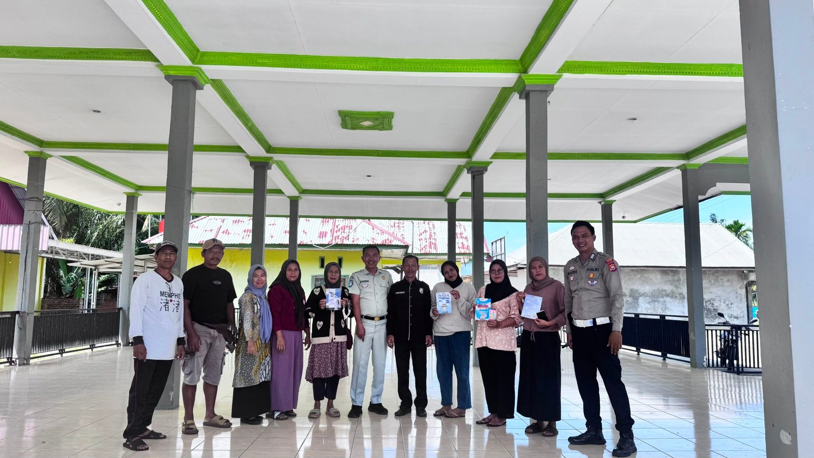 Jasa Raharja Bersama Tim Pembina Samsat Seluma Sosialisasikan Program Pemutihan Pajak dan Layanan Digital di Desa Suka Sari