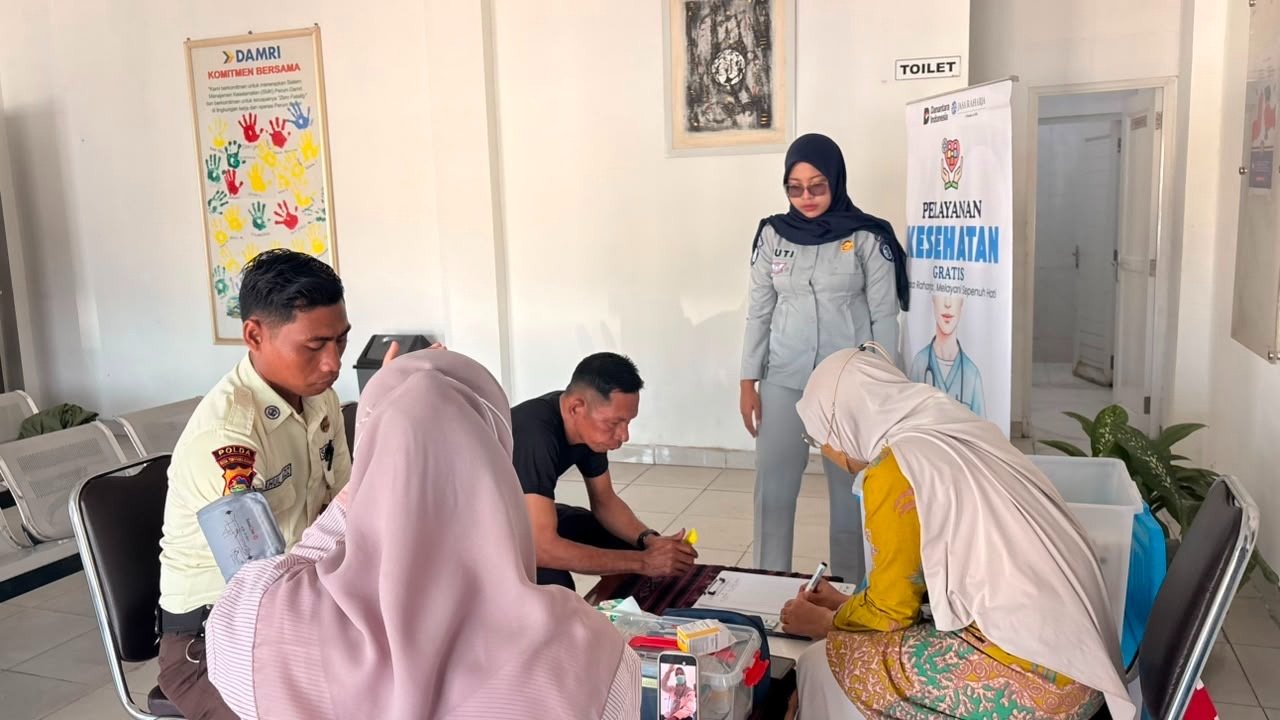 Upaya Preventif Keselamatan Berkendara, Jasa Raharja NTB Laksanakan Pelayanan Kesehatan Gratis di Damri