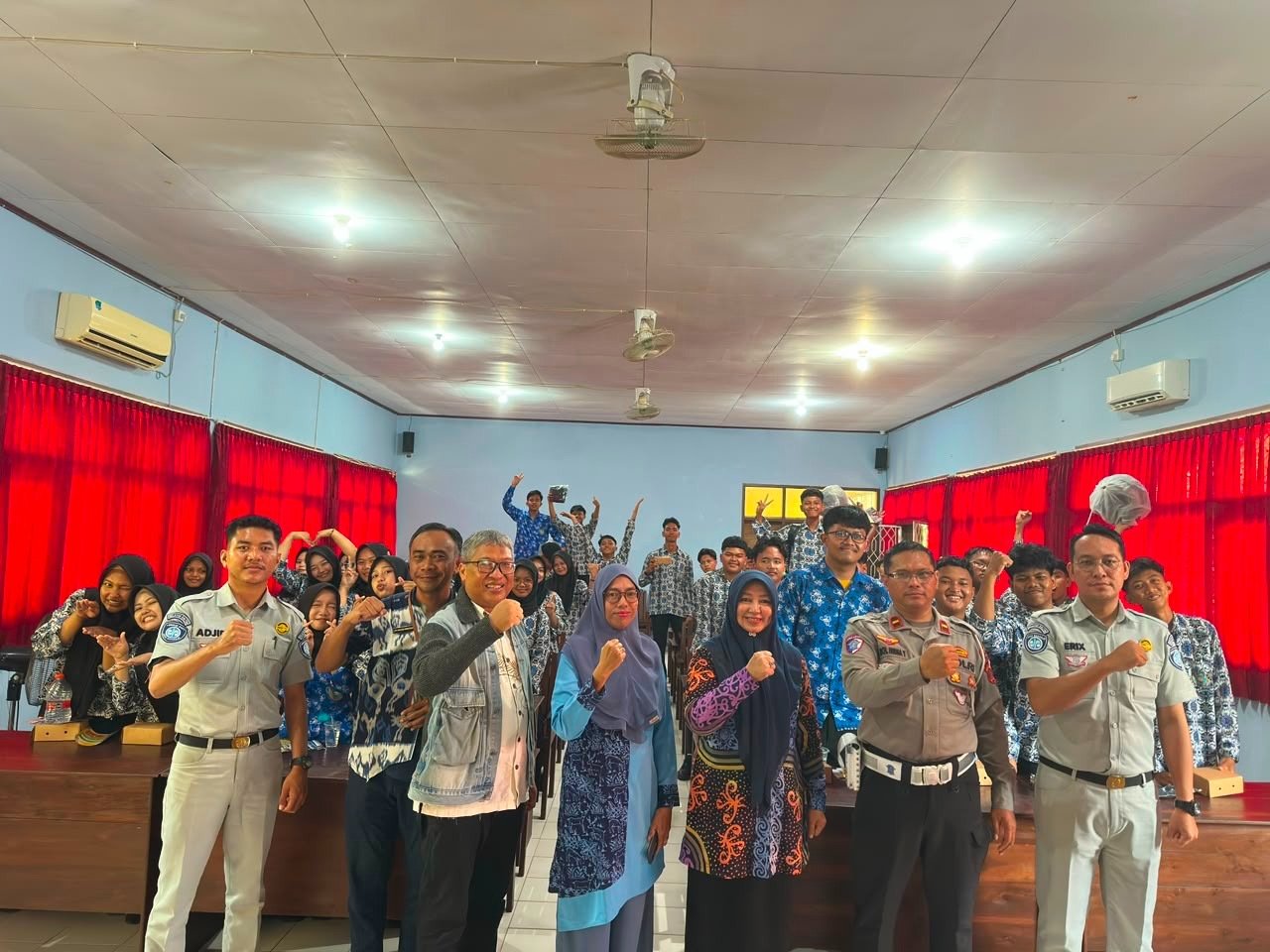 Jasa Raharja Kaltim Bersama Polres Penajam Paser Utara Perkuat Budaya Keselamatan Melalui PPKL dan Safety Campaign di SMAN 5 PPU