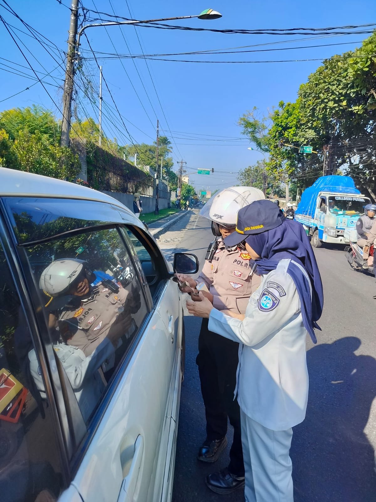 Jasa Raharja Bersama Tim Pembina Samsat Kabupaten Bandung II Soreang Gelar Operasi Gabungan di Area PT. Venamon Katapang Kabupaten Bandung