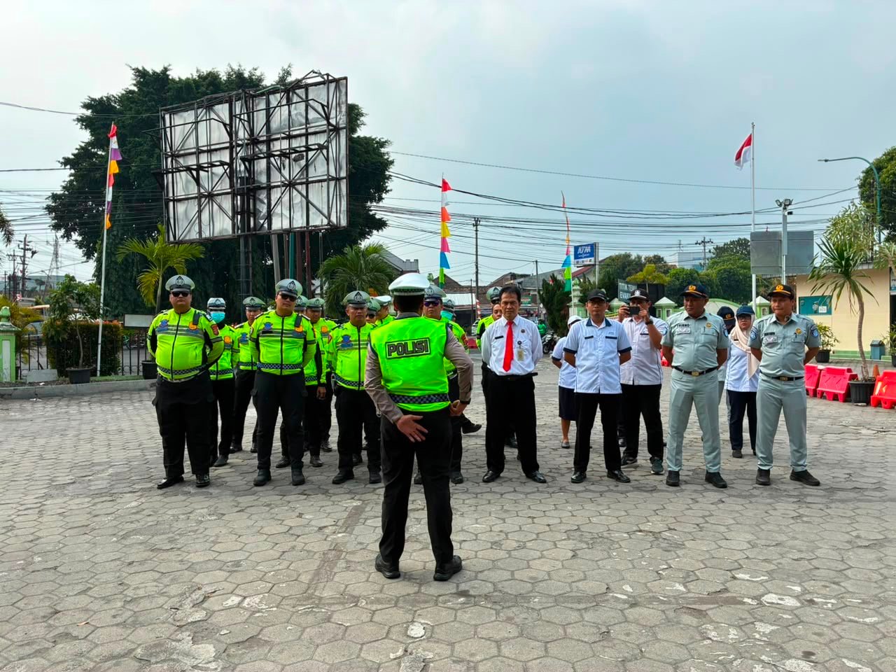 Jasa Raharja Perkuat Edukasi Masyarakat tentang Peran dan Manfaat SWDKLLJ melalui Operasi Gabungan