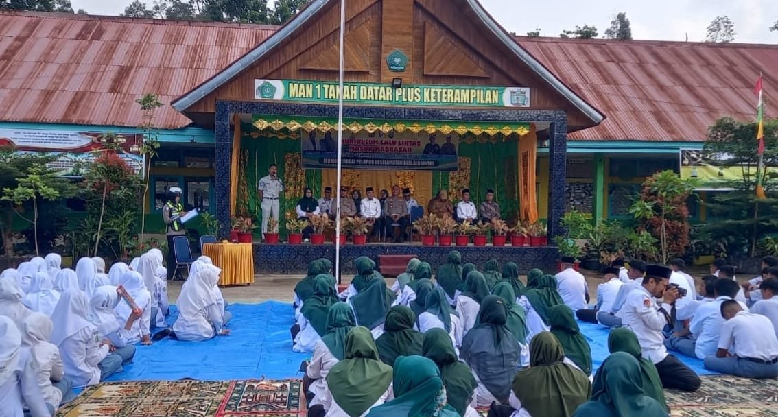 Jasa Raharja Dukung Implementasi Kurikulum Lalu Lintas di Madrasah Melalui Penandatanganan MoU di Tanah Datar