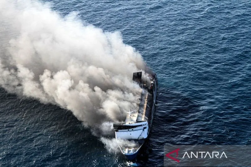 KMP Mutiara Sentosa II Terbakar, Lima Orang Meninggal Dunia