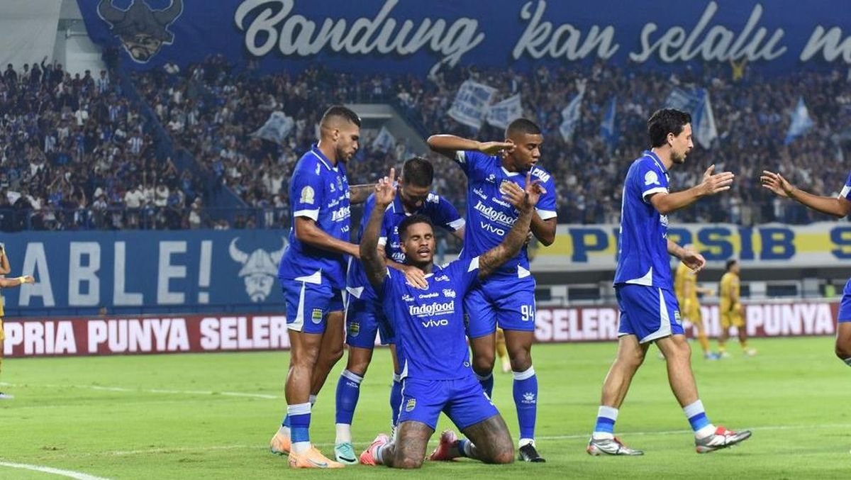 Adhitia Tegaskan Persib Wajib Fokus Penuh Hadapi Play-off ACL 2