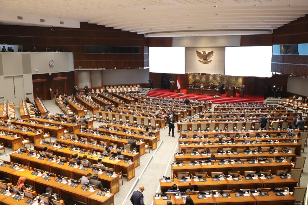 Partai Golkar Rombak Pimpinan Komisi DPR: Posisi Hetifah dan Bambang Diganti