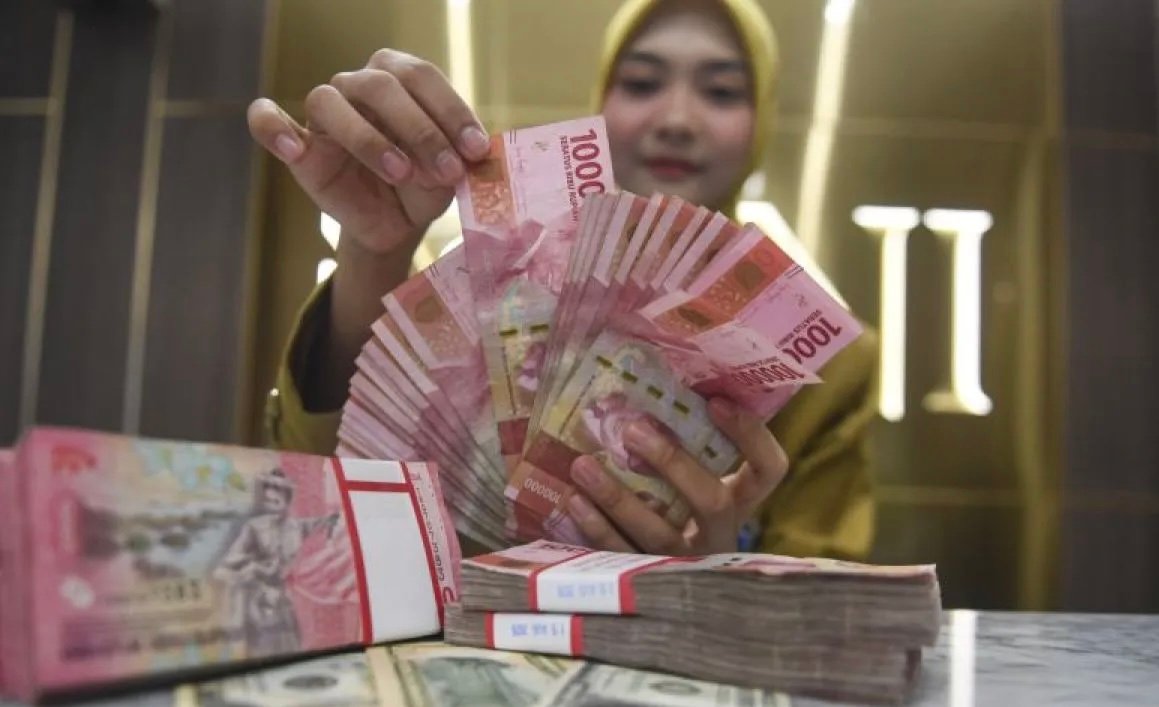 Rupiah Melemah, Pasar Respons Negatif terhadap Defisit Transaksi Berjalan