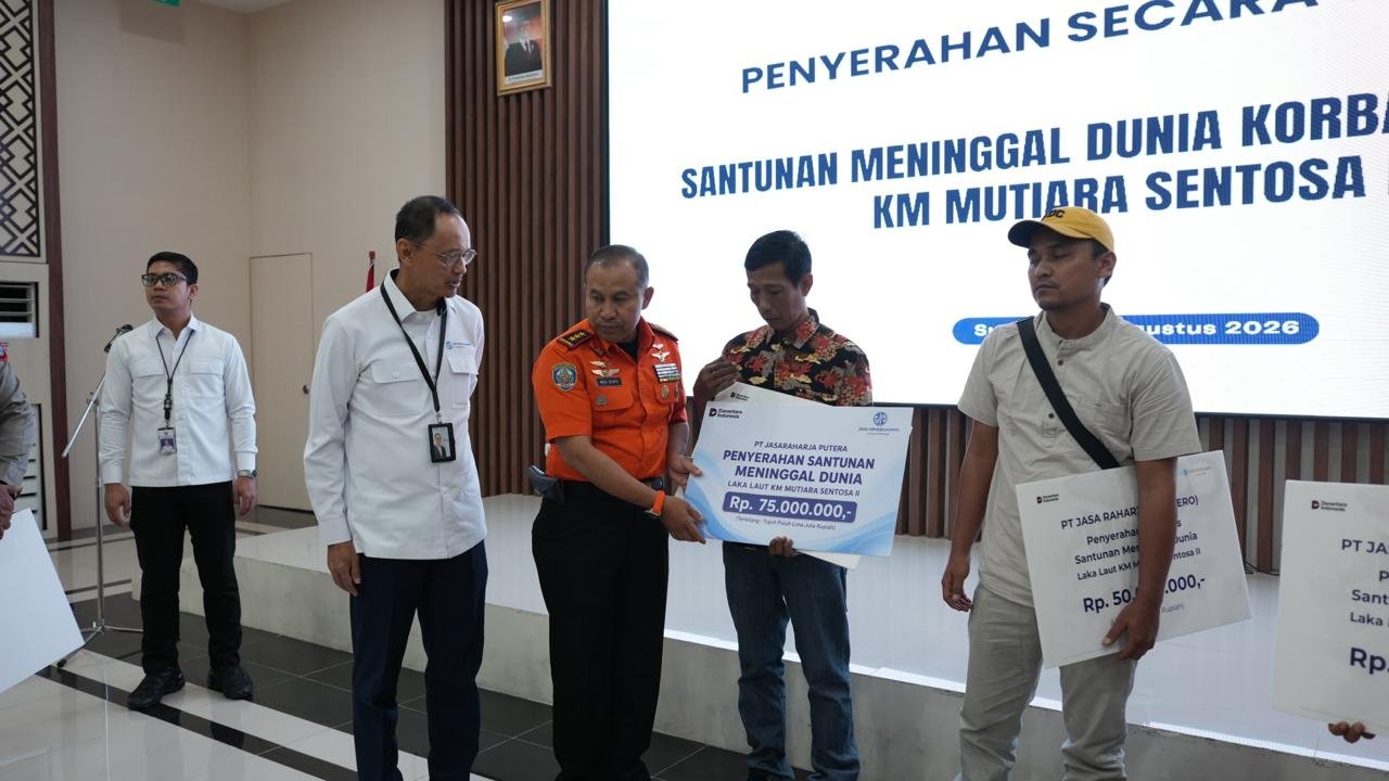 Direktur Utama Jasaraharja Putera Tinjau Langsung Penanganan Korban Kebakaran KMP Mutiara Sentosa II dan Serahkan Santunan Klaim, Pastikan Perlindungan Korban Berjalan Optimal
