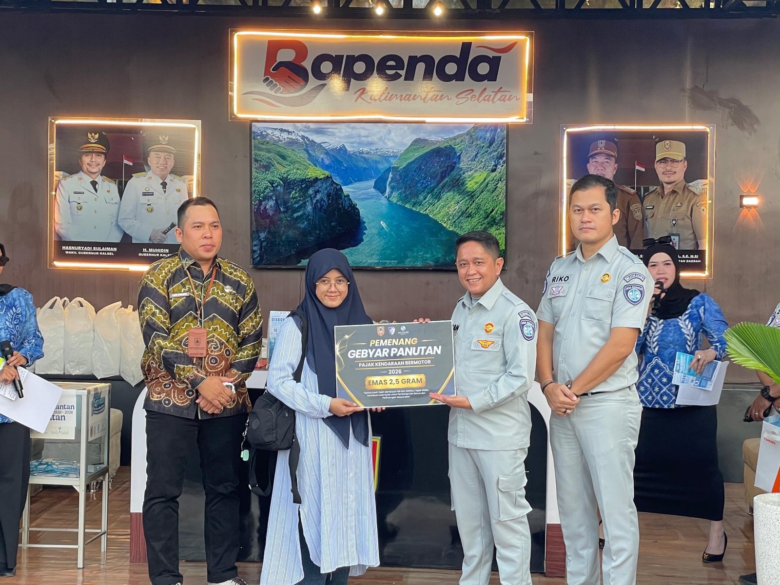 Jasa Raharja Kalsel Serahkan Hadiah Emas Gebyar Panutan PKB 2026 kepada Wajib Pajak Terpilih