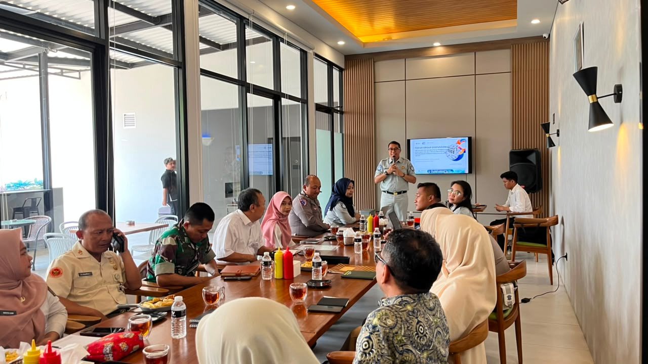 Jasa Raharja Perkuat Sinergi Lintas Sektor dalam Upaya Menekan Angka Kecelakaan Lalu Lintas dan Percepat Pelayanan Korban Laka di Karanganyar Jasa Raharja Perkuat Sinergi Lintas Sektor dalam Upaya Menekan Angka Kecelakaan Lalu Lintas dan Percepat Pelayanan Korban Laka di Karanganyar