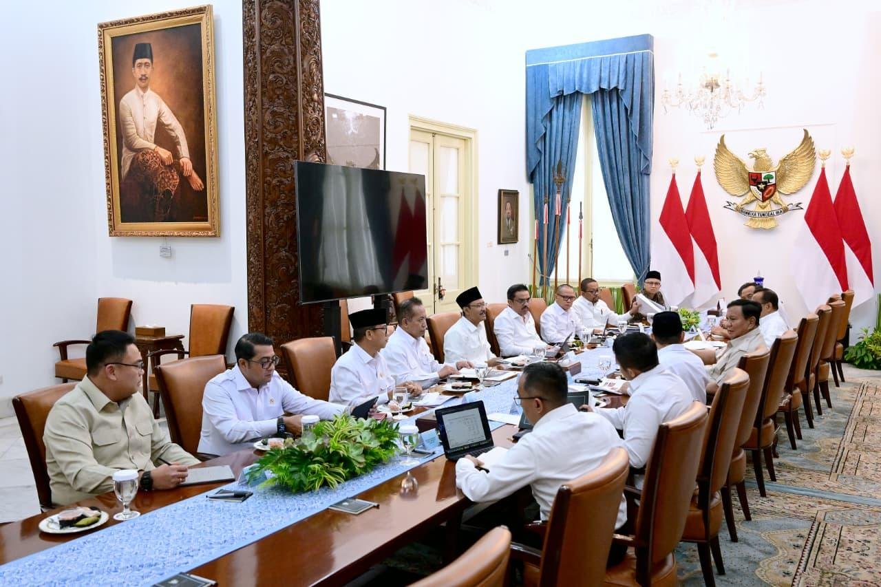 Pimpin Ratas, Presiden Siapkan Langkah Wujudkan Pendidikan Gratis Pimpin Ratas, Presiden Siapkan Langkah Wujudkan Pendidikan Gratis