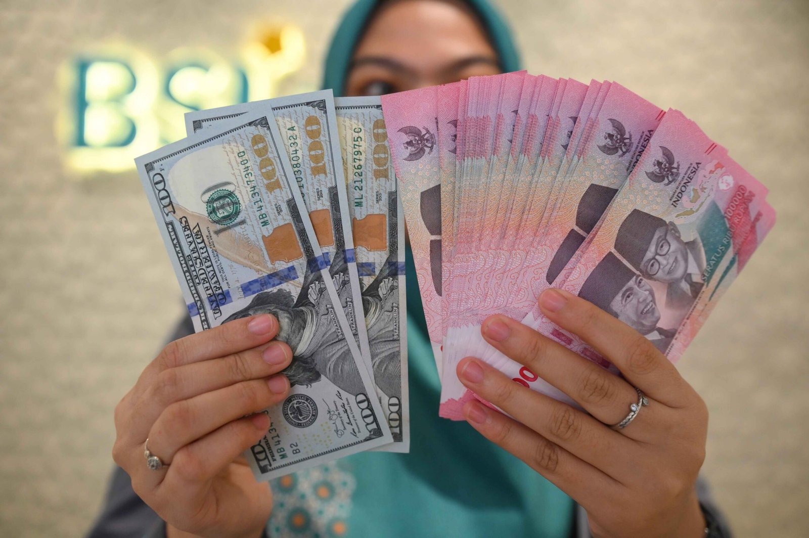 Nilai Tukar Rupiah Hari Ini Tertekan, BI Tegaskan Terus Intervensi Pasar Jaga Stabilitas