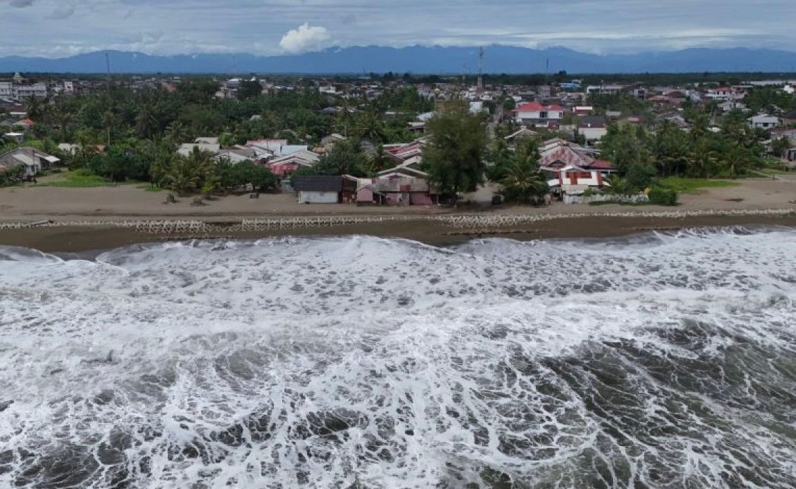 BMKG Rilis Peringatan Gelombang Tinggi Hingga 4 Meter di 10 Provinsi Ini