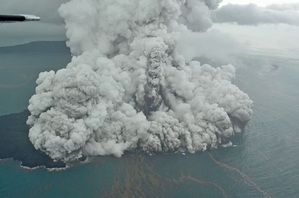 Gunung Anak Krakatau Masih Berstatus Siaga III Meski Erupsi Menerus Terhenti