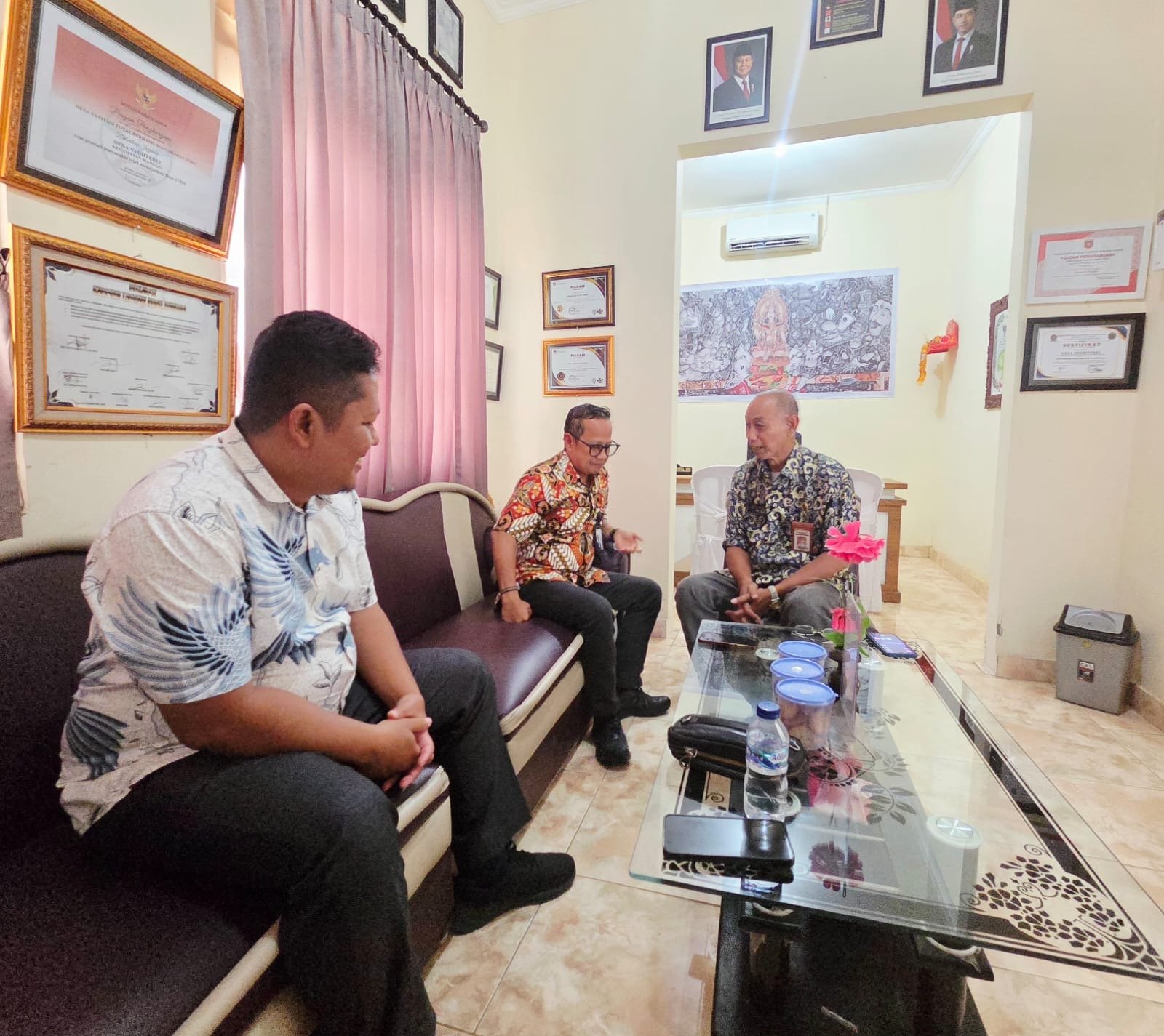 Mencari Cara Lebih Dekat dengan Wajib Pajak, Jasa Raharja Gandeng Desa Nyuhtebel Mencari Cara Lebih Dekat dengan Wajib Pajak, Jasa Raharja Gandeng Desa Nyuhtebel