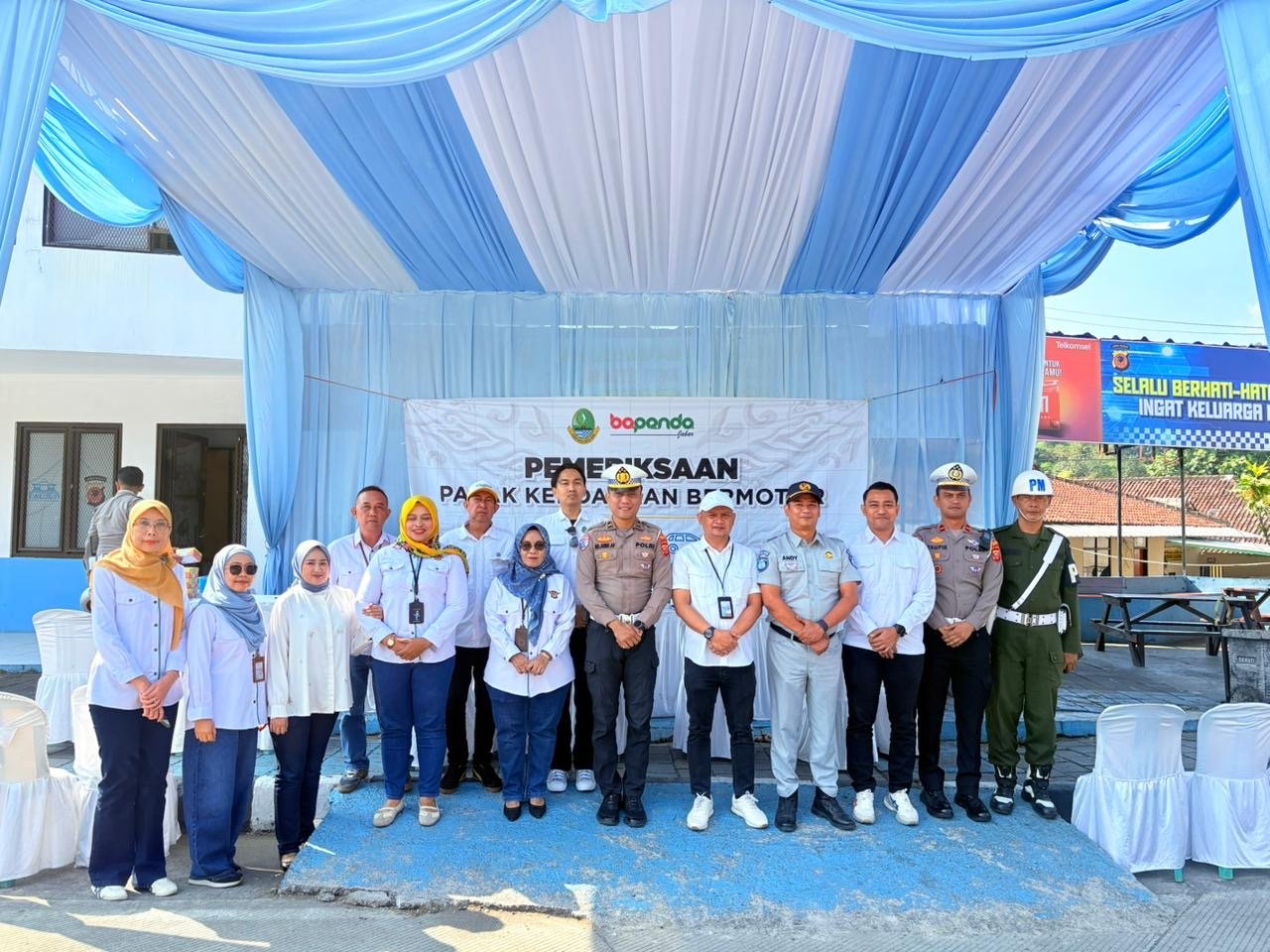 Jasa Raharja Jawa Barat Bersama Tim Gabungan Gelar Operasi Pajak Kendaraan Bermotor di Bundaran Binokasih Sumedang