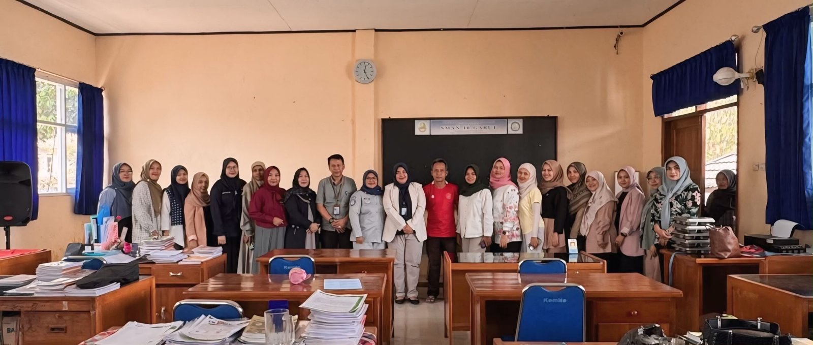 PJ Samsat Garut Laksanakan Kegiatan Pengajaran Peduli Keselamatan Lalu Lintas (PPKL) di SMAN 10 Kabupaten Garut